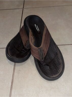 Skechers Brown and Black Mens Toe-Post Sandals 4/6/26